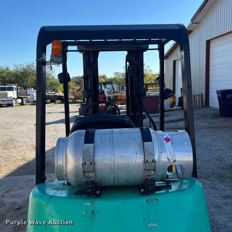 image for item EN5715 2001 Mitsubishi FGC25K forklift