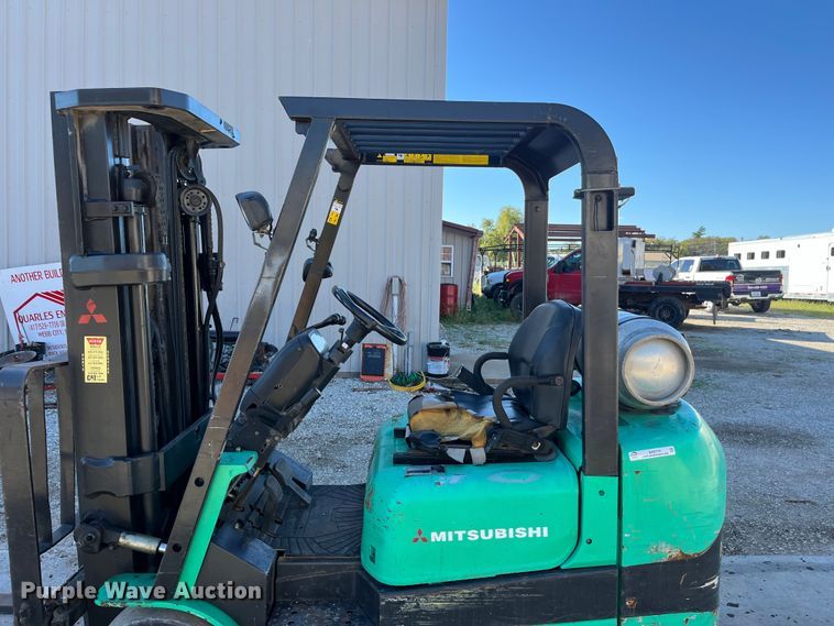 image for item EN5715 2001 Mitsubishi FGC25K forklift