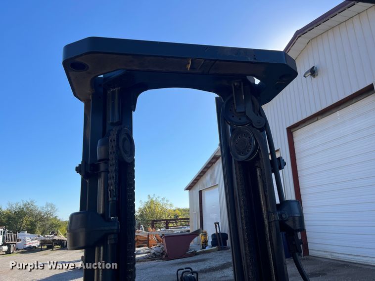 image for item EN5715 2001 Mitsubishi FGC25K forklift