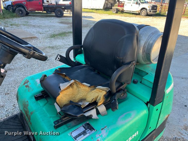 image for item EN5715 2001 Mitsubishi FGC25K forklift