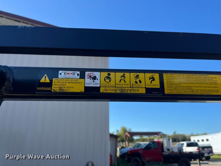 image for item EN5715 2001 Mitsubishi FGC25K forklift