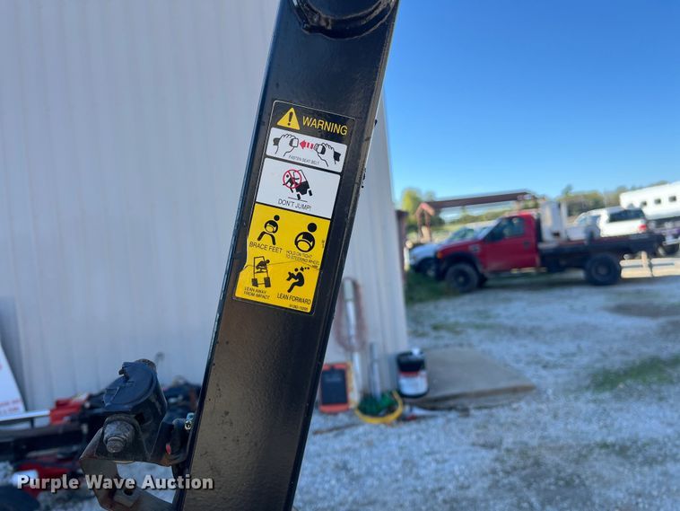 image for item EN5715 2001 Mitsubishi FGC25K forklift