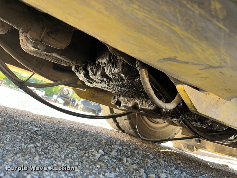 image for item EN5716 Hyster H90XLS forklift