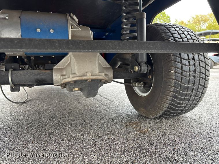 image for item EN5732 Columbia golf cart