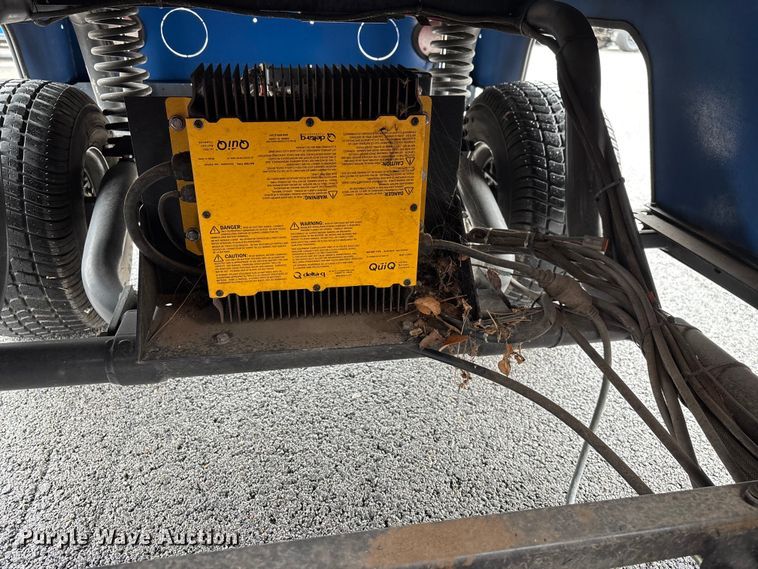 image for item EN5732 Columbia golf cart