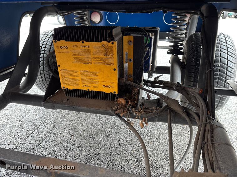 image for item EN5732 Columbia golf cart