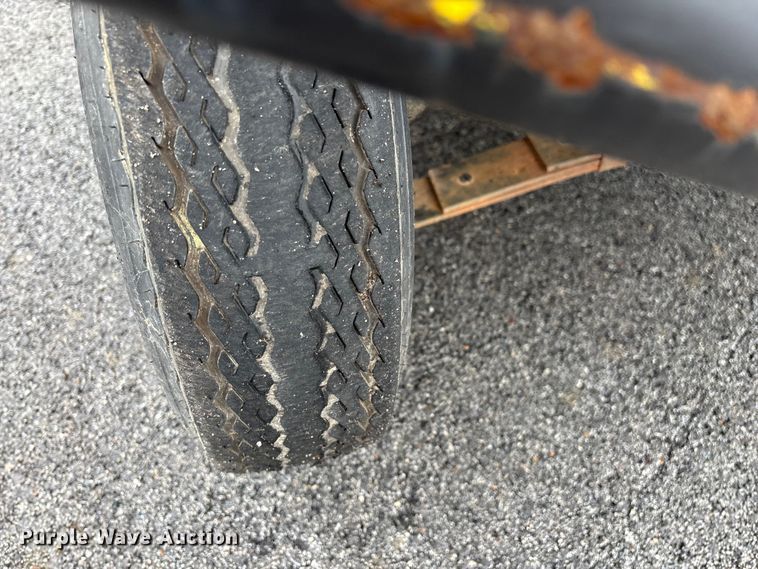 image for item EN5736 Columbia golf cart