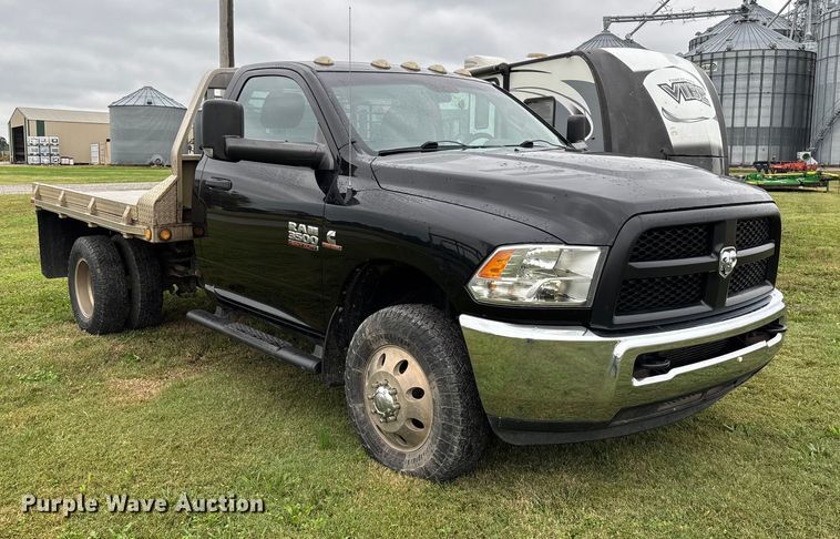 image for item EN5747 2014 RAM 3500 flatbed pickup truck