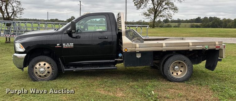 image for item EN5747 2014 RAM 3500 flatbed pickup truck