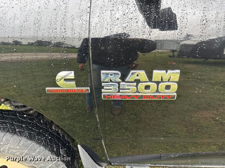 image for item EN5747 2014 RAM 3500 flatbed pickup truck