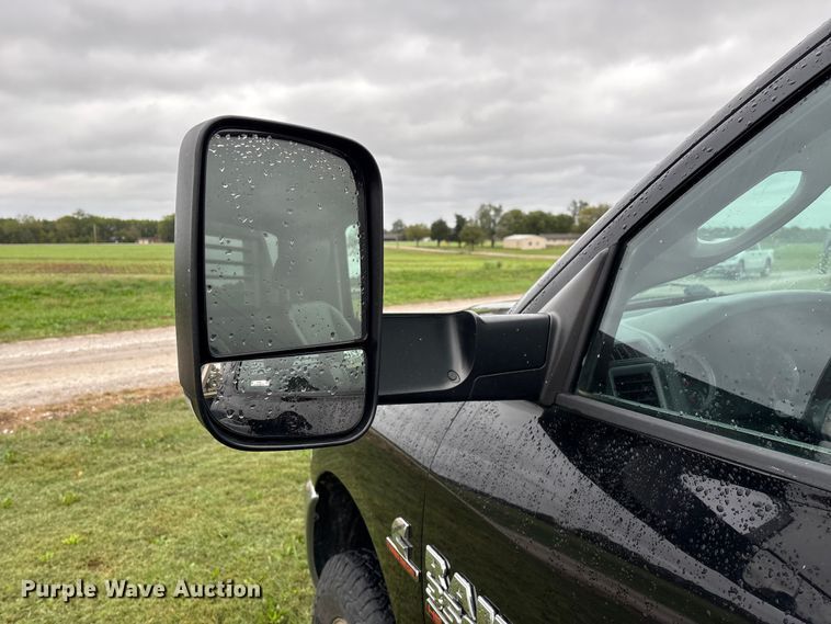 image for item EN5747 2014 RAM 3500 flatbed pickup truck