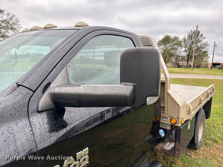 image for item EN5747 2014 RAM 3500 flatbed pickup truck