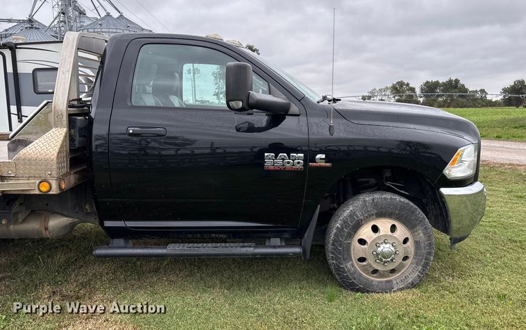 image for item EN5747 2014 RAM 3500 flatbed pickup truck