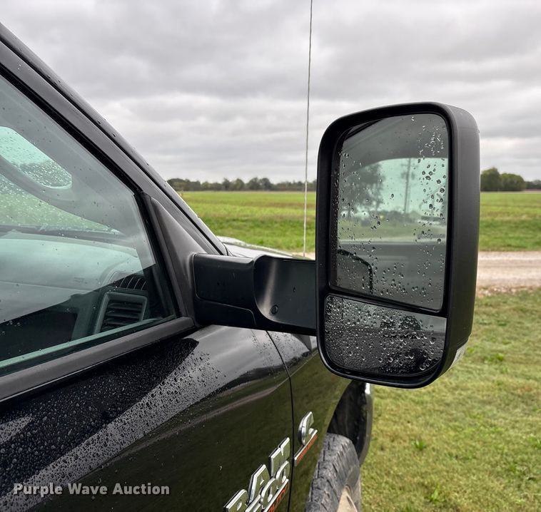 image for item EN5747 2014 RAM 3500 flatbed pickup truck