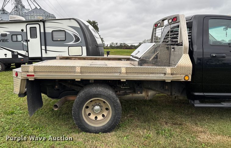 image for item EN5747 2014 RAM 3500 flatbed pickup truck