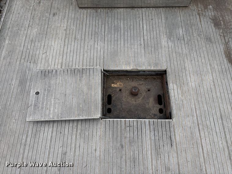 image for item EN5747 2014 RAM 3500 flatbed pickup truck