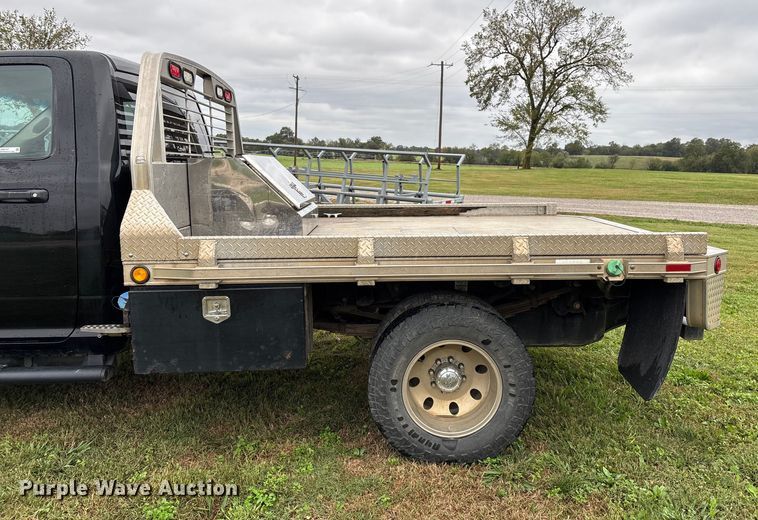 image for item EN5747 2014 RAM 3500 flatbed pickup truck