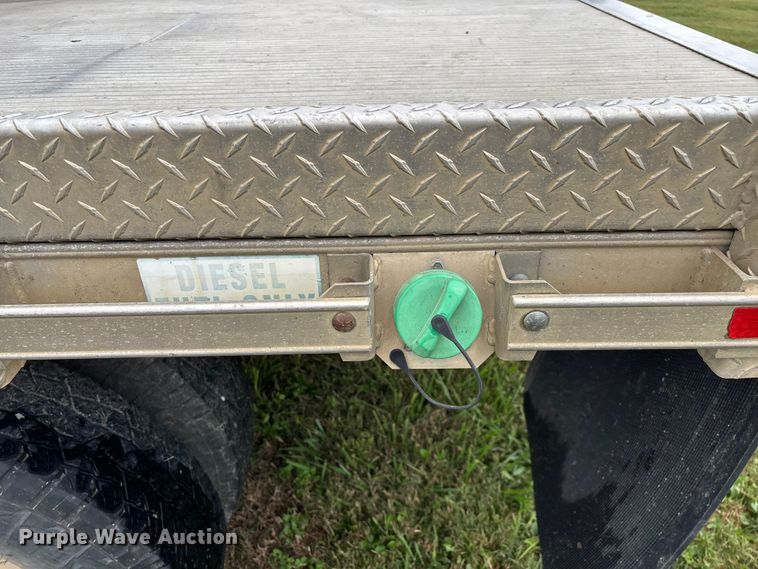 image for item EN5747 2014 RAM 3500 flatbed pickup truck