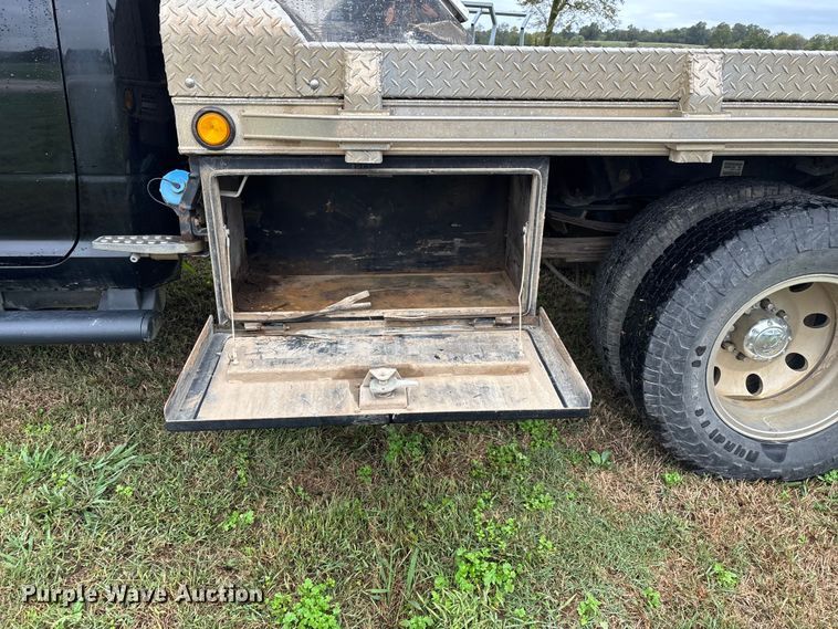 image for item EN5747 2014 RAM 3500 flatbed pickup truck