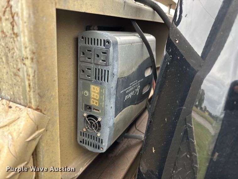 image for item EN5747 2014 RAM 3500 flatbed pickup truck