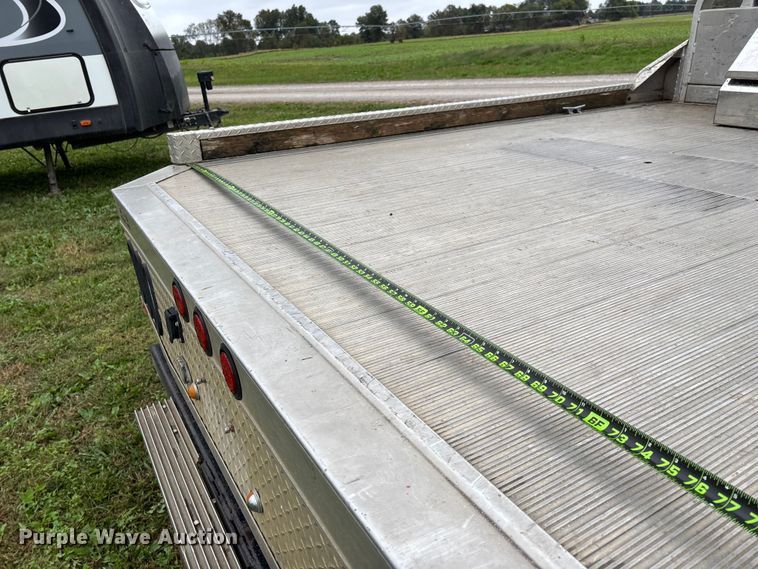 image for item EN5747 2014 RAM 3500 flatbed pickup truck