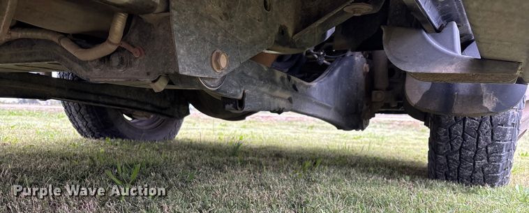 image for item EN5747 2014 RAM 3500 flatbed pickup truck