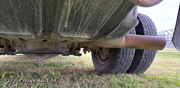 image for item EN5747 2014 RAM 3500 flatbed pickup truck