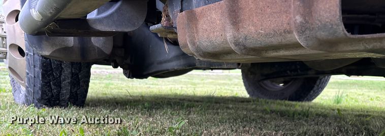 image for item EN5747 2014 RAM 3500 flatbed pickup truck