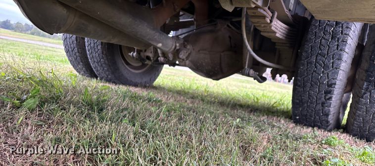 image for item EN5747 2014 RAM 3500 flatbed pickup truck