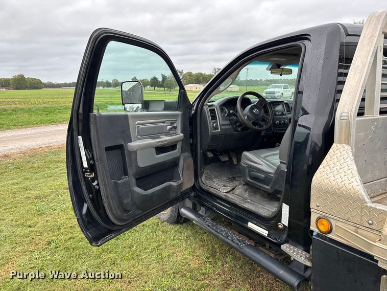 image for item EN5747 2014 RAM 3500 flatbed pickup truck