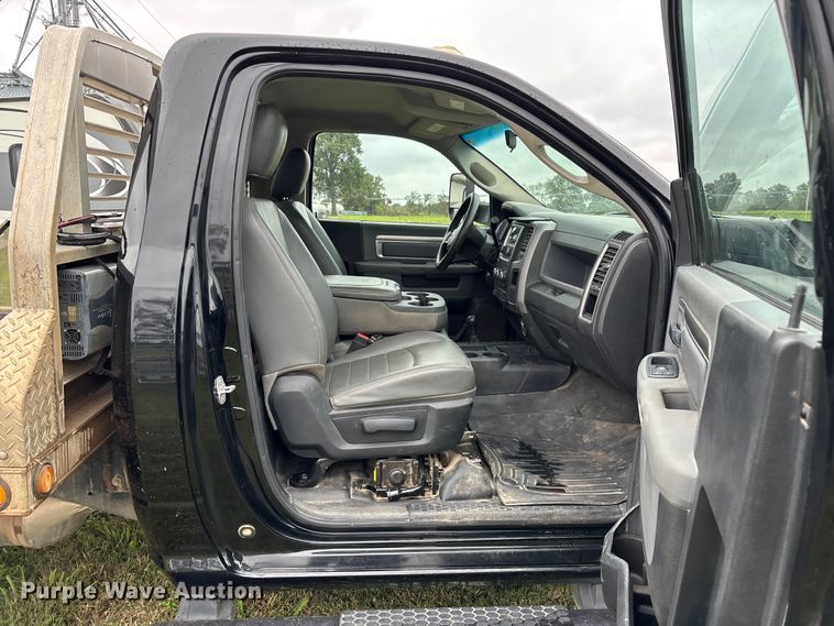 image for item EN5747 2014 RAM 3500 flatbed pickup truck