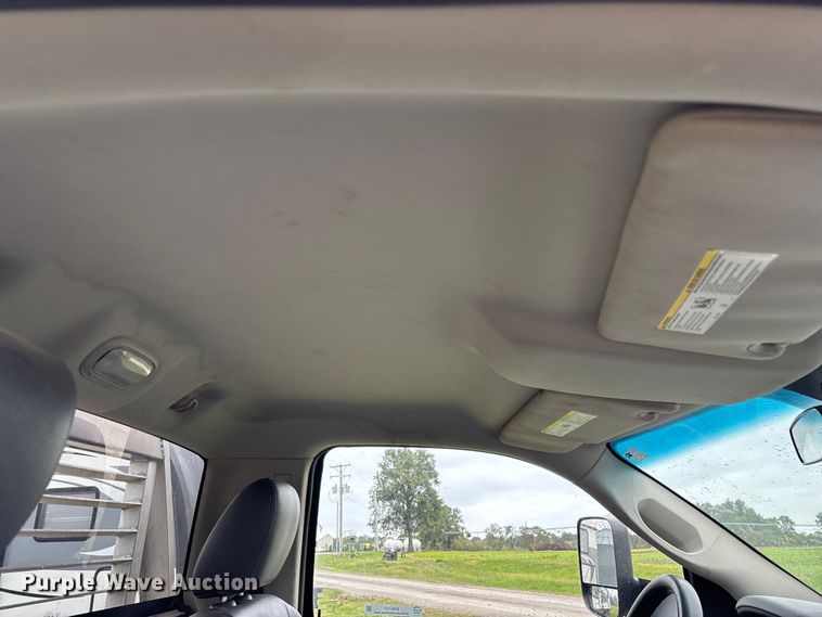 image for item EN5747 2014 RAM 3500 flatbed pickup truck