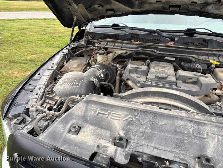 image for item EN5747 2014 RAM 3500 flatbed pickup truck