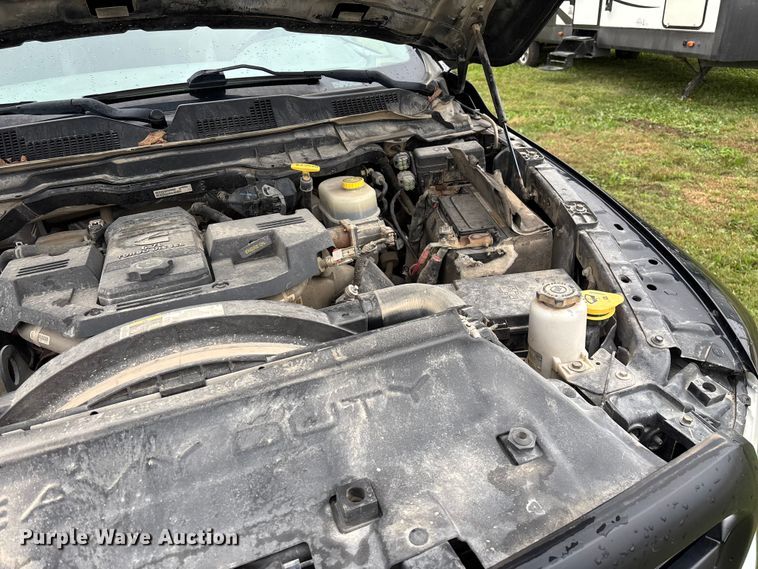 image for item EN5747 2014 RAM 3500 flatbed pickup truck