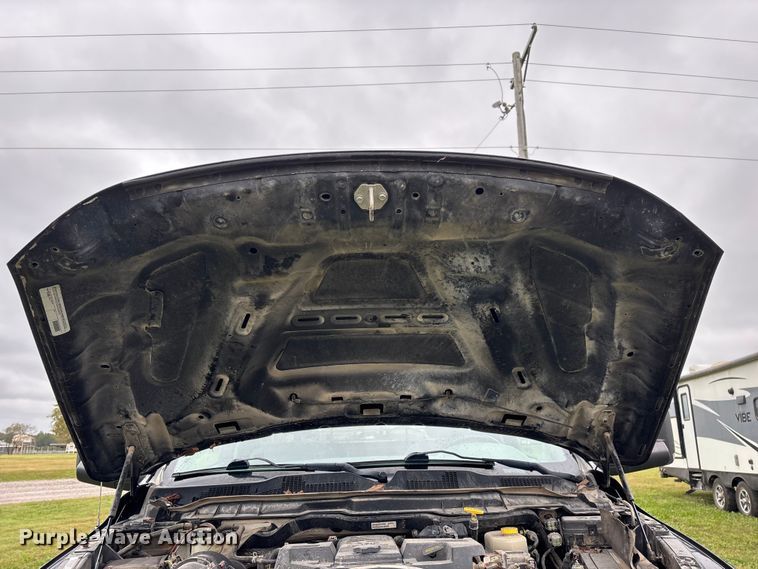 image for item EN5747 2014 RAM 3500 flatbed pickup truck