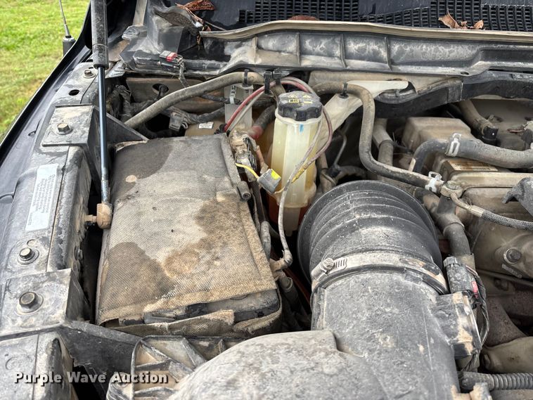 image for item EN5747 2014 RAM 3500 flatbed pickup truck