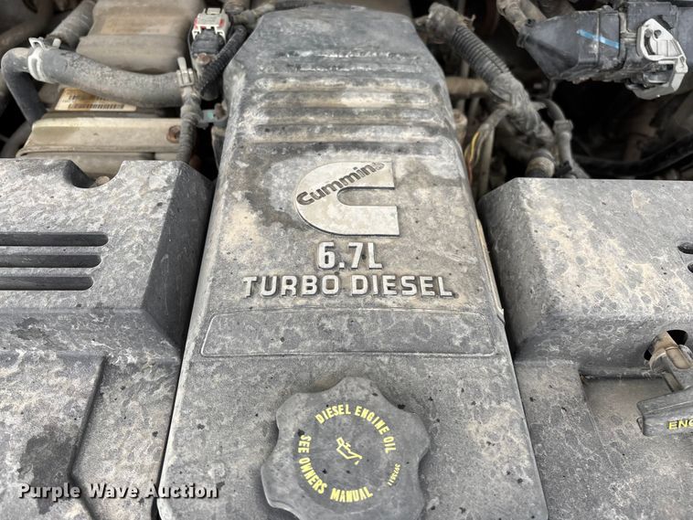 image for item EN5747 2014 RAM 3500 flatbed pickup truck