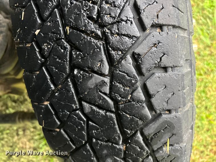 image for item EN5747 2014 RAM 3500 flatbed pickup truck