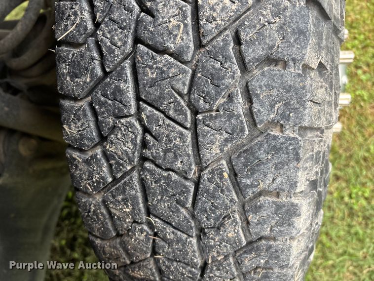 image for item EN5747 2014 RAM 3500 flatbed pickup truck