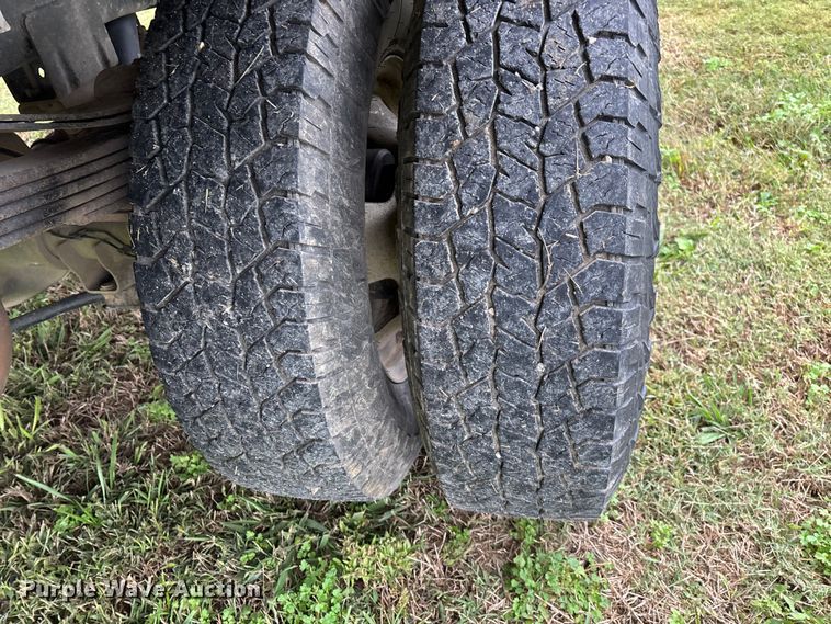 image for item EN5747 2014 RAM 3500 flatbed pickup truck