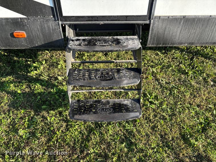 image for item EN5754 2018 Forest River Vibe camper