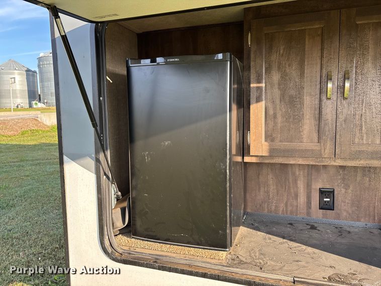 image for item EN5754 2018 Forest River Vibe camper