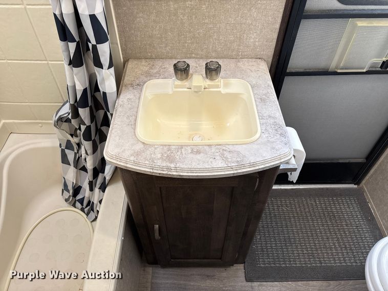 image for item EN5754 2018 Forest River Vibe camper