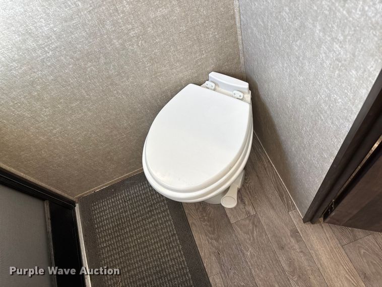 image for item EN5754 2018 Forest River Vibe camper