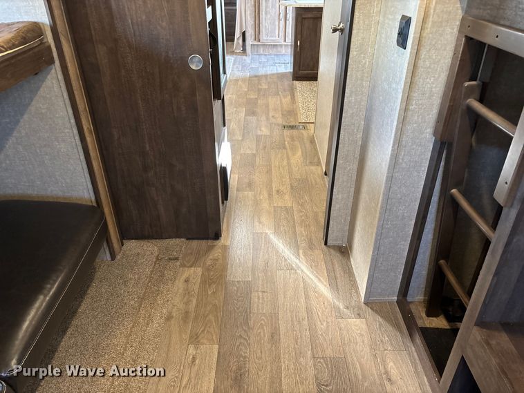 image for item EN5754 2018 Forest River Vibe camper