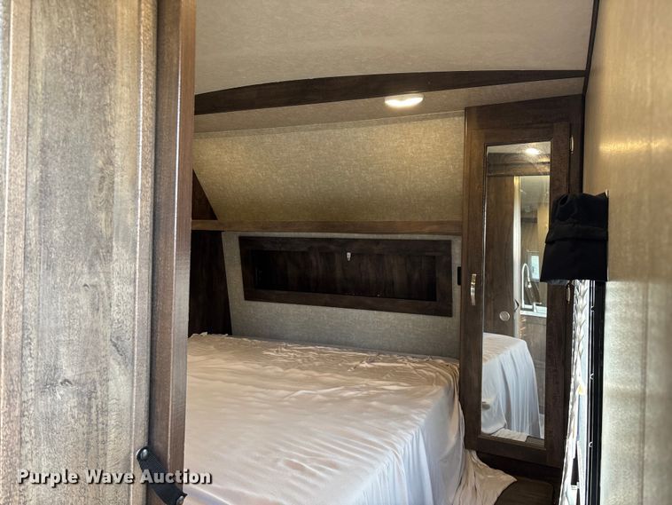 image for item EN5754 2018 Forest River Vibe camper