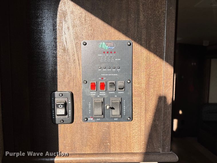 image for item EN5754 2018 Forest River Vibe camper