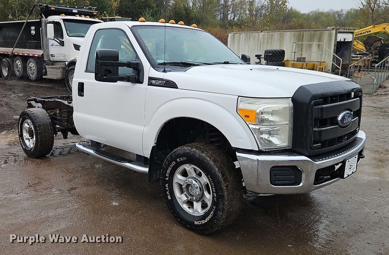 image for item EO4741 2013 Ford F350 Super Duty XL pickup truck cab and chassis