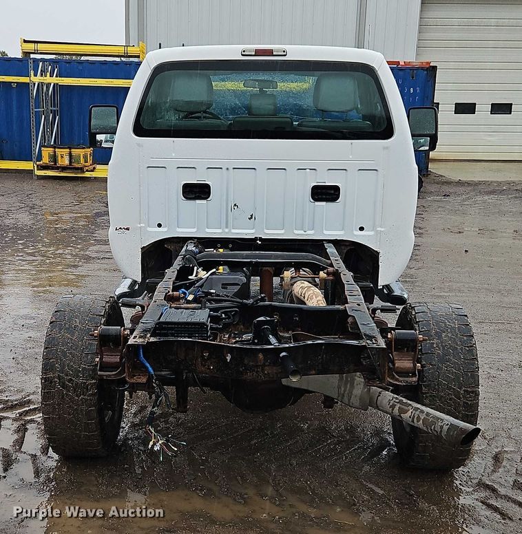 image for item EO4741 2013 Ford F350 Super Duty XL pickup truck cab and chassis