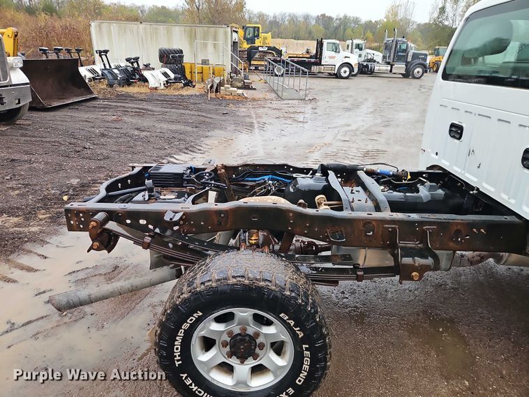 image for item EO4741 2013 Ford F350 Super Duty XL pickup truck cab and chassis